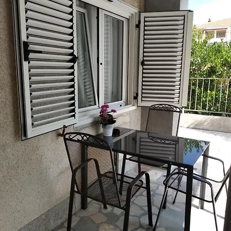 Nespula * Kastela